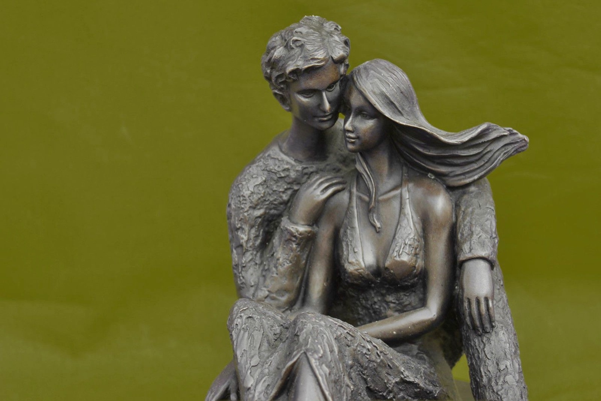 14-superior-lovers-sculpture-for-2023
