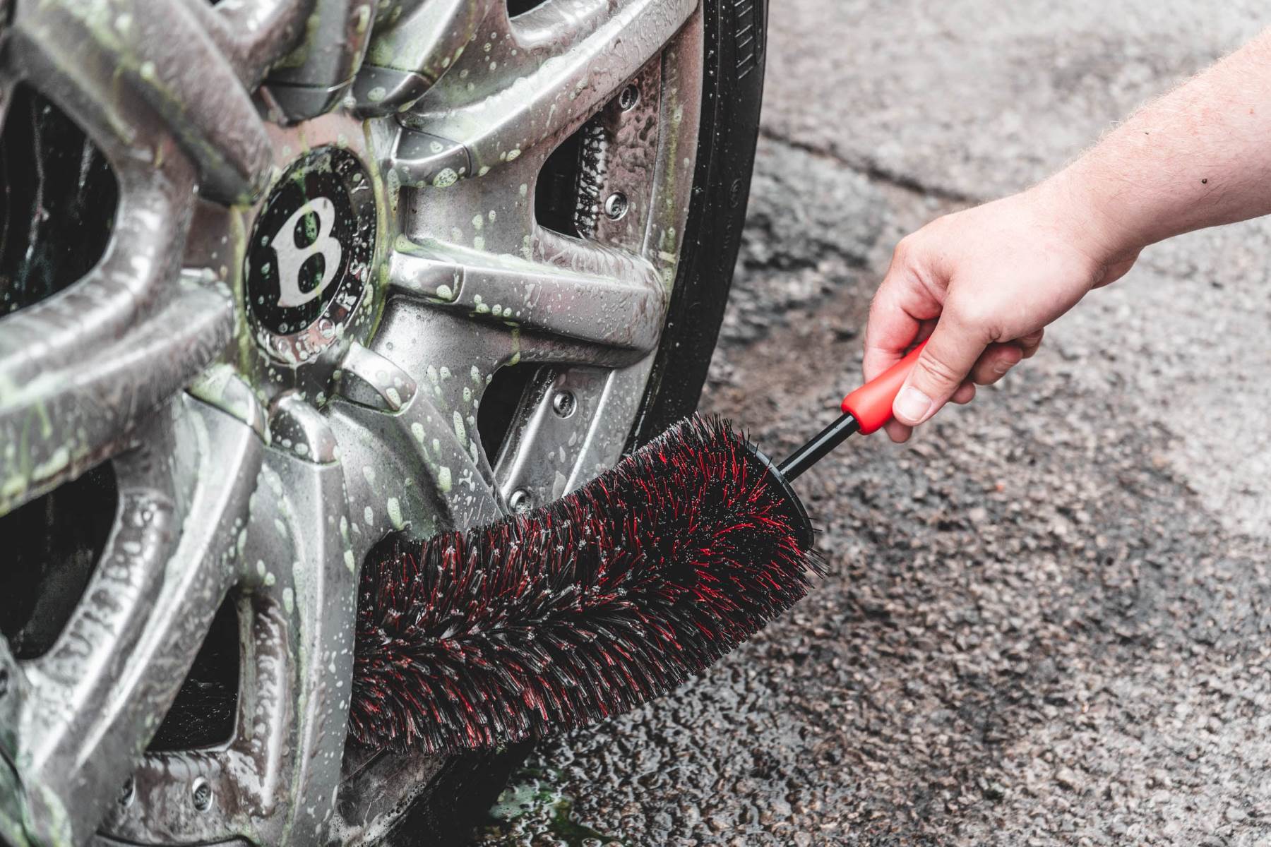 Wheel Rim Brush, Soft Bristle Long Master Car Detailing Brush, Vehicle  Engine Tire Cleaning Washing Tool, Easy Reach and No Scratches,  Multipurpose