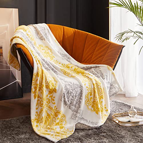 CASAAGUSTO Soft Throw Blanket