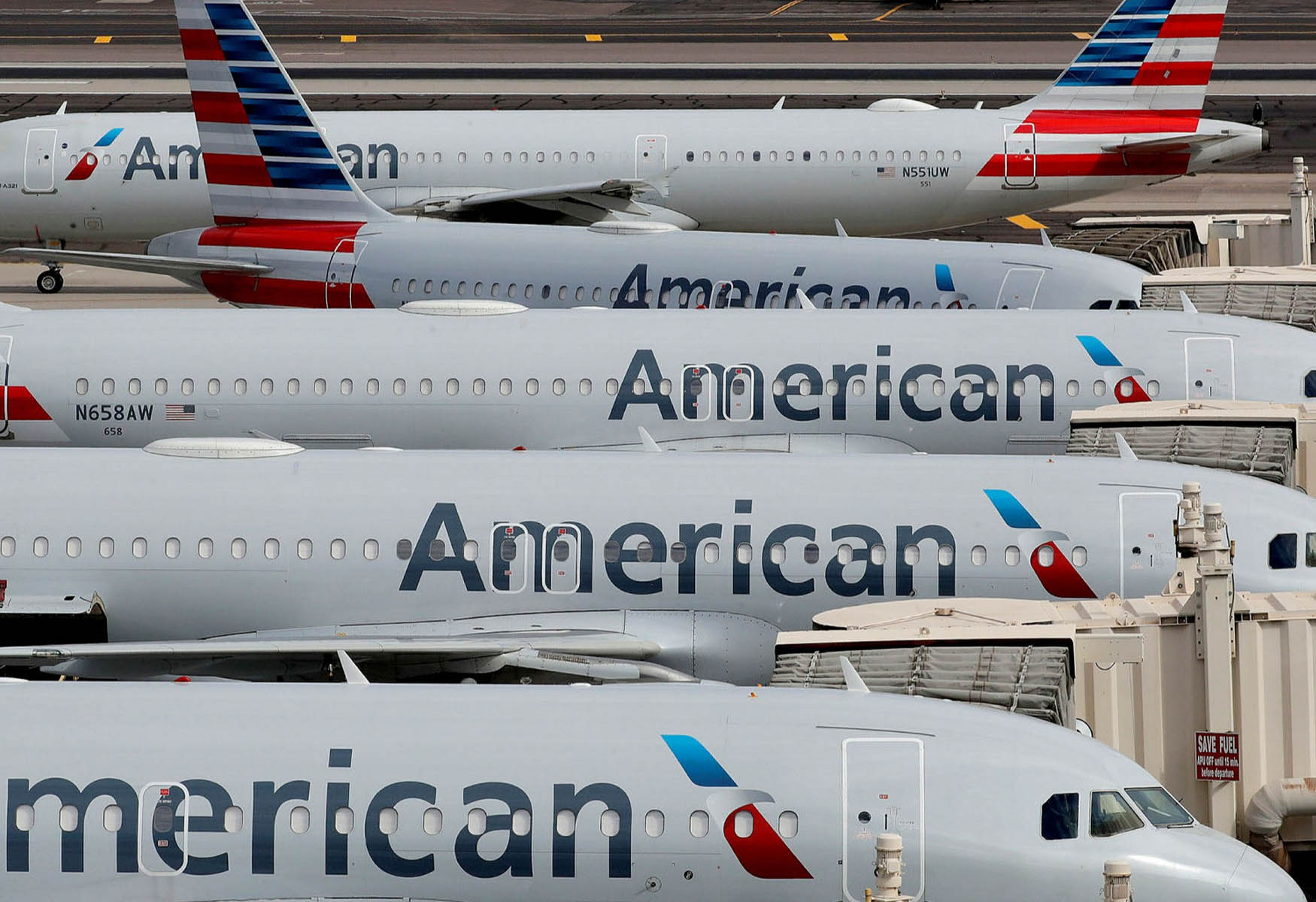 american-airlines-faces-lawsuit-after-passenger-suffers-burns-from-spilled-coffee