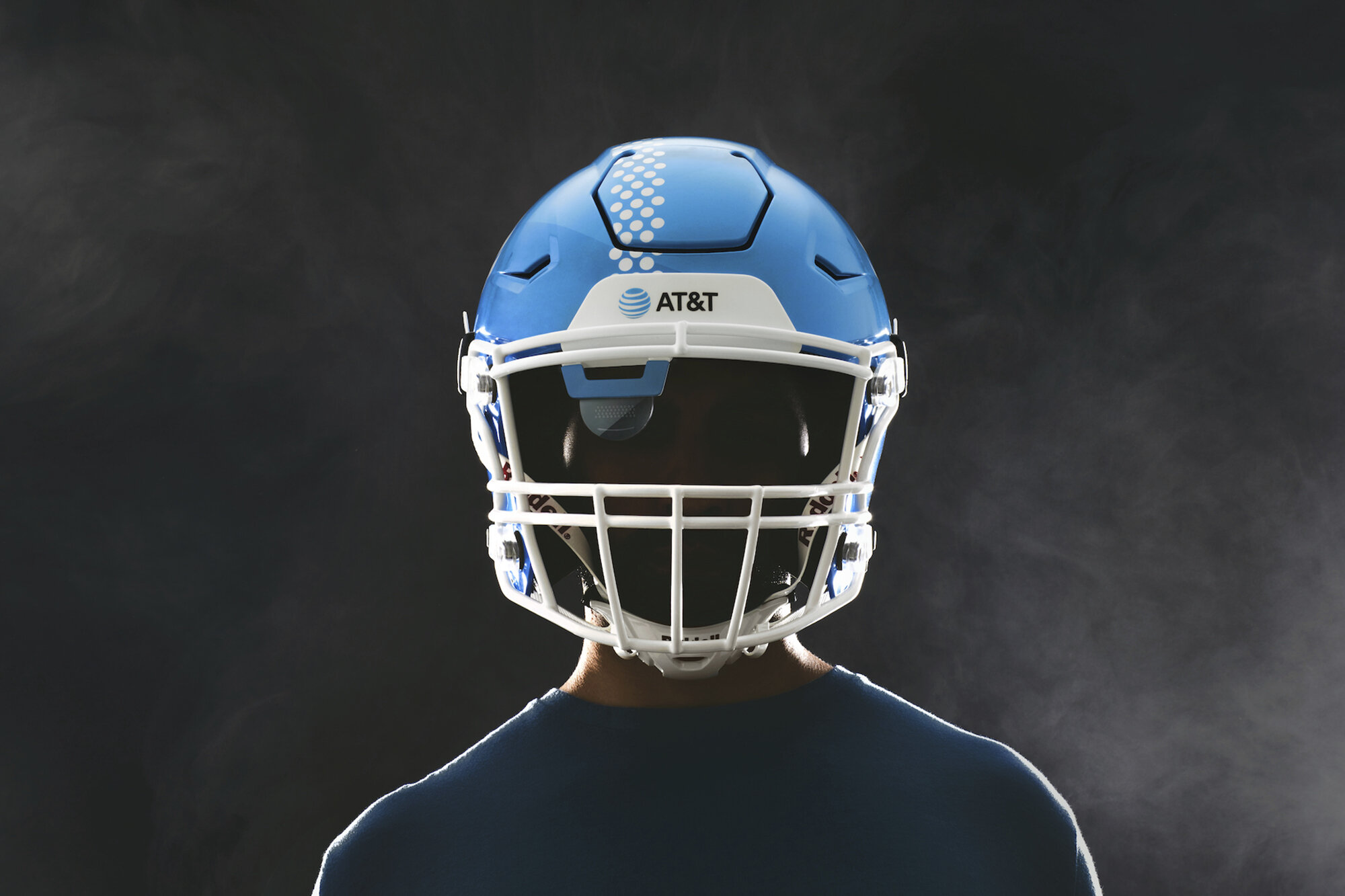 AT&T Revolutionizes Football For Deaf Players With Innovative Helmet Design