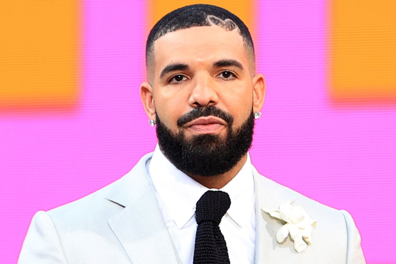 Drake Sets Record: First Artist To Sell 200 Million Single Units, Surpassing Michael Jackson And Elvis Presley