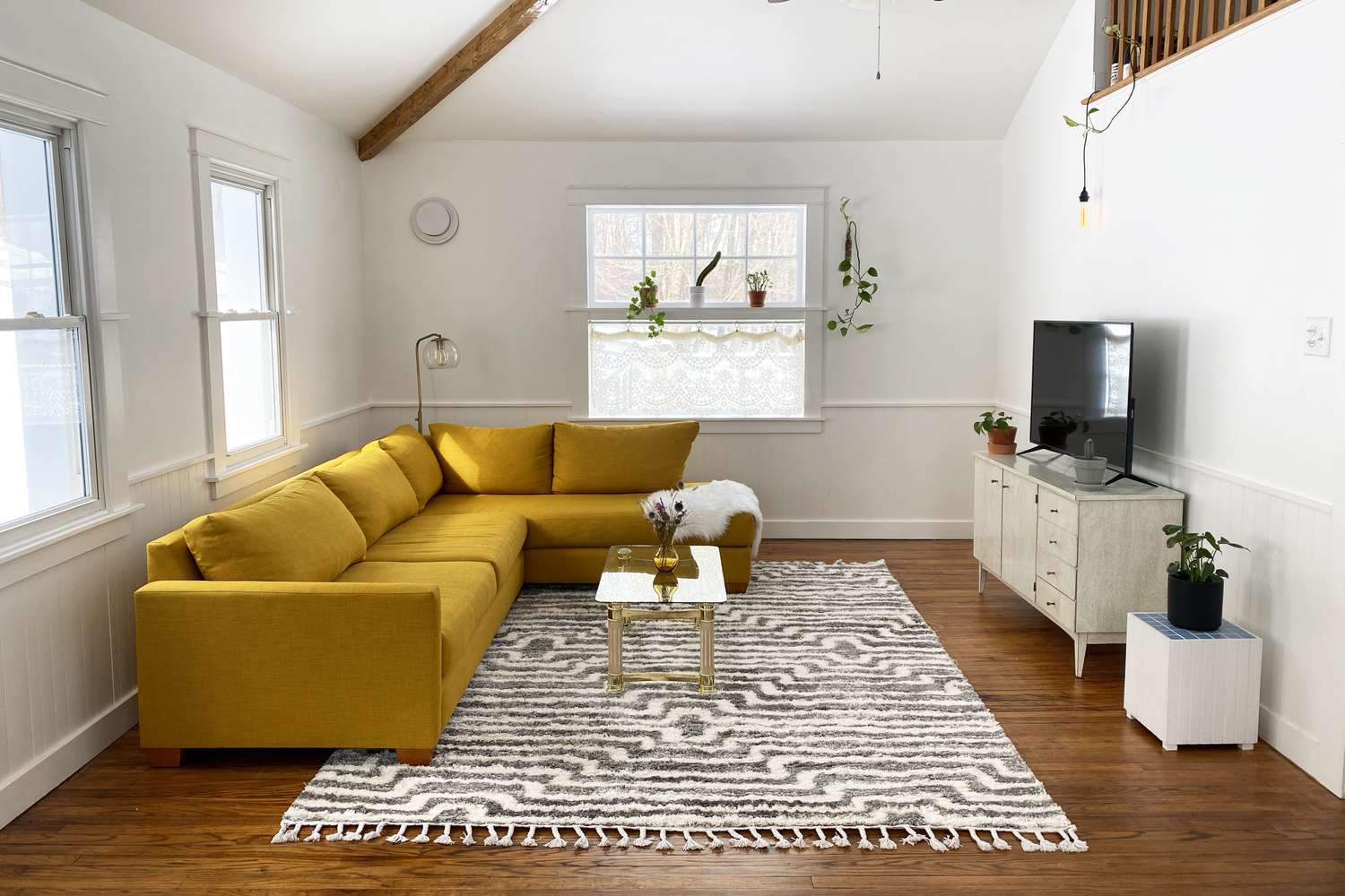 How Big Should A Rug Be In Living Room