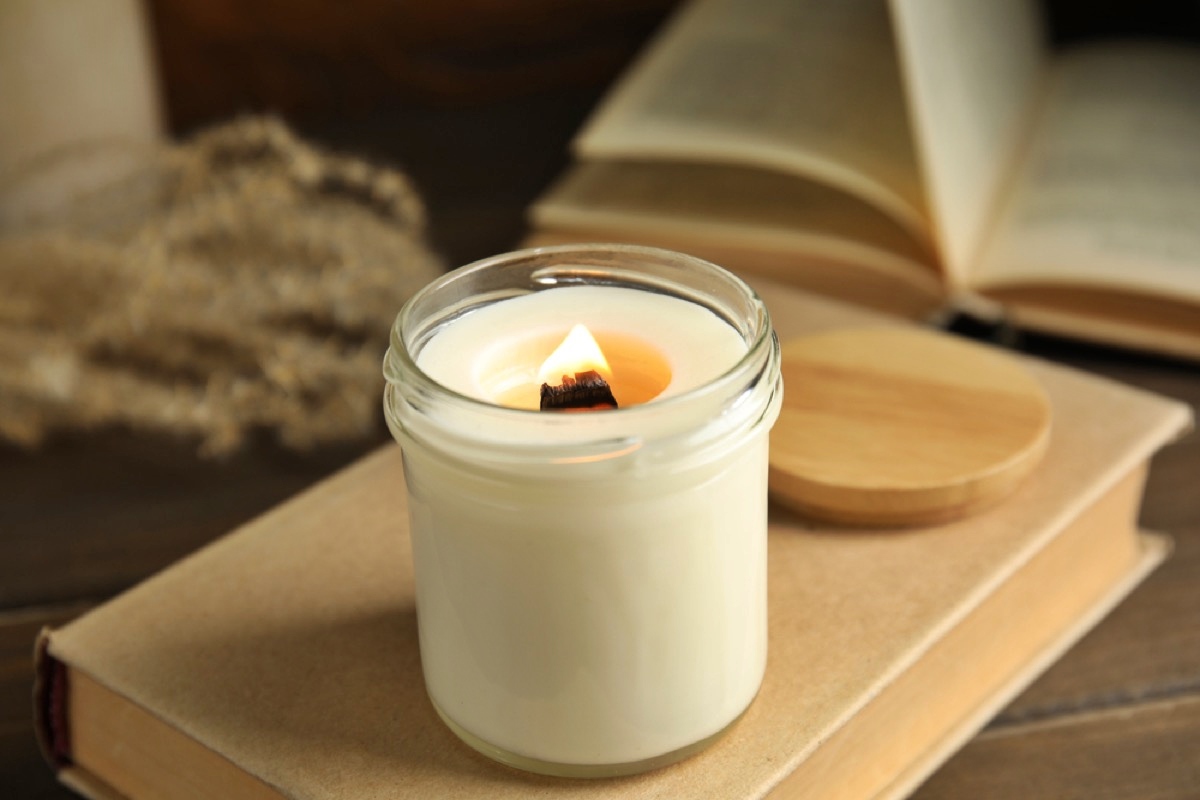 how-long-can-you-leave-a-candle-burning