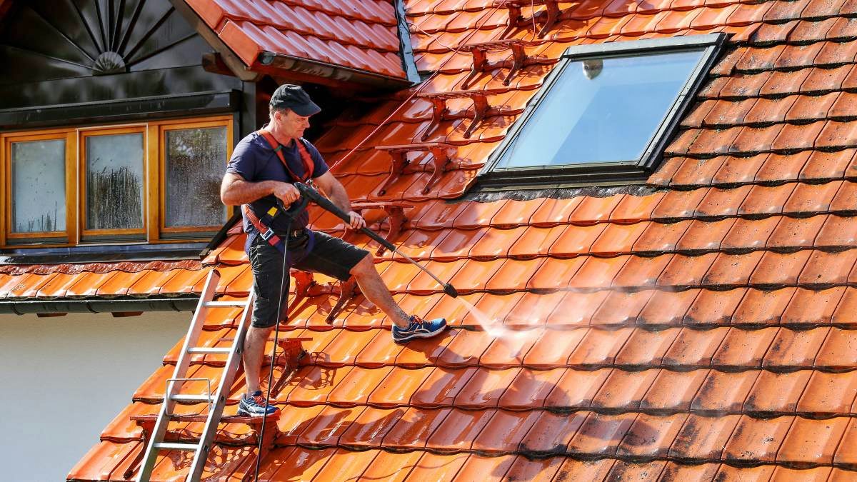 How Much Does Roof Cleaning Cost