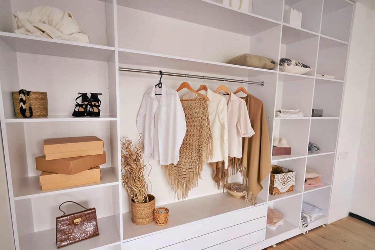 How Tall Should A Closet Shelf Be