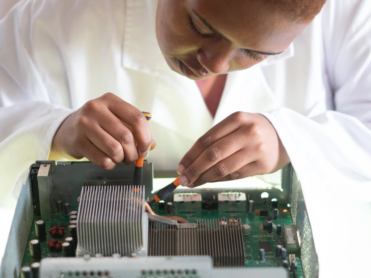 How To Become An Electronic Engineer