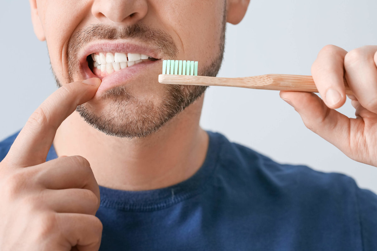 How To Brush Teeth Correctly