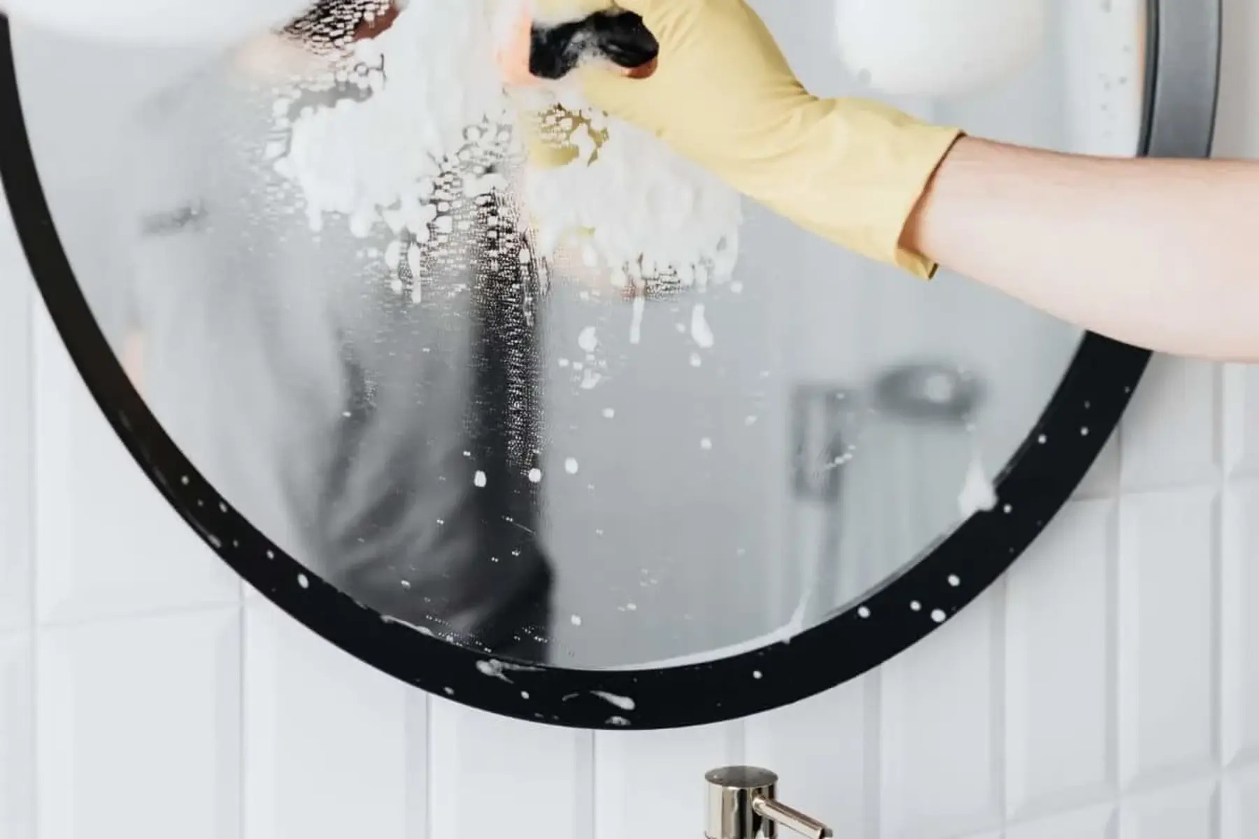 How To Clean A Cloudy Mirror