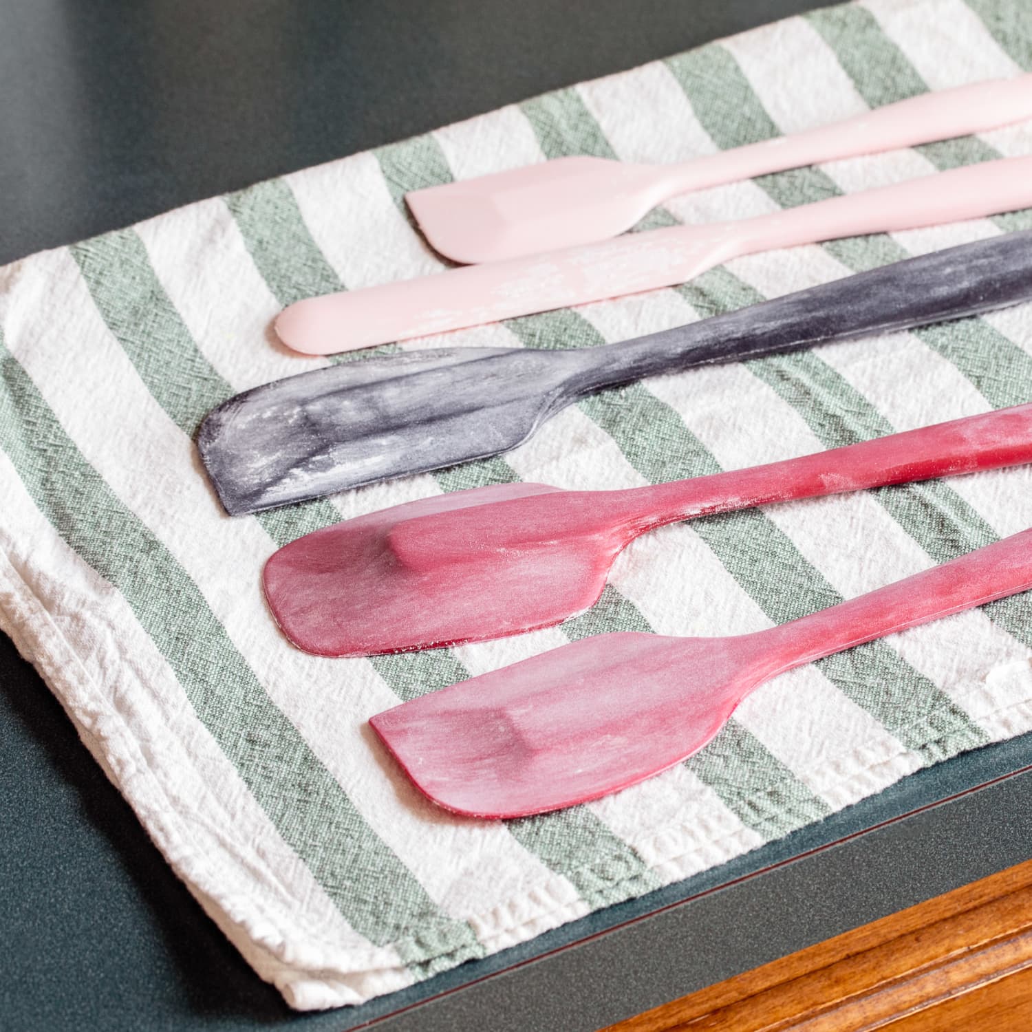 how-to-clean-a-spatula