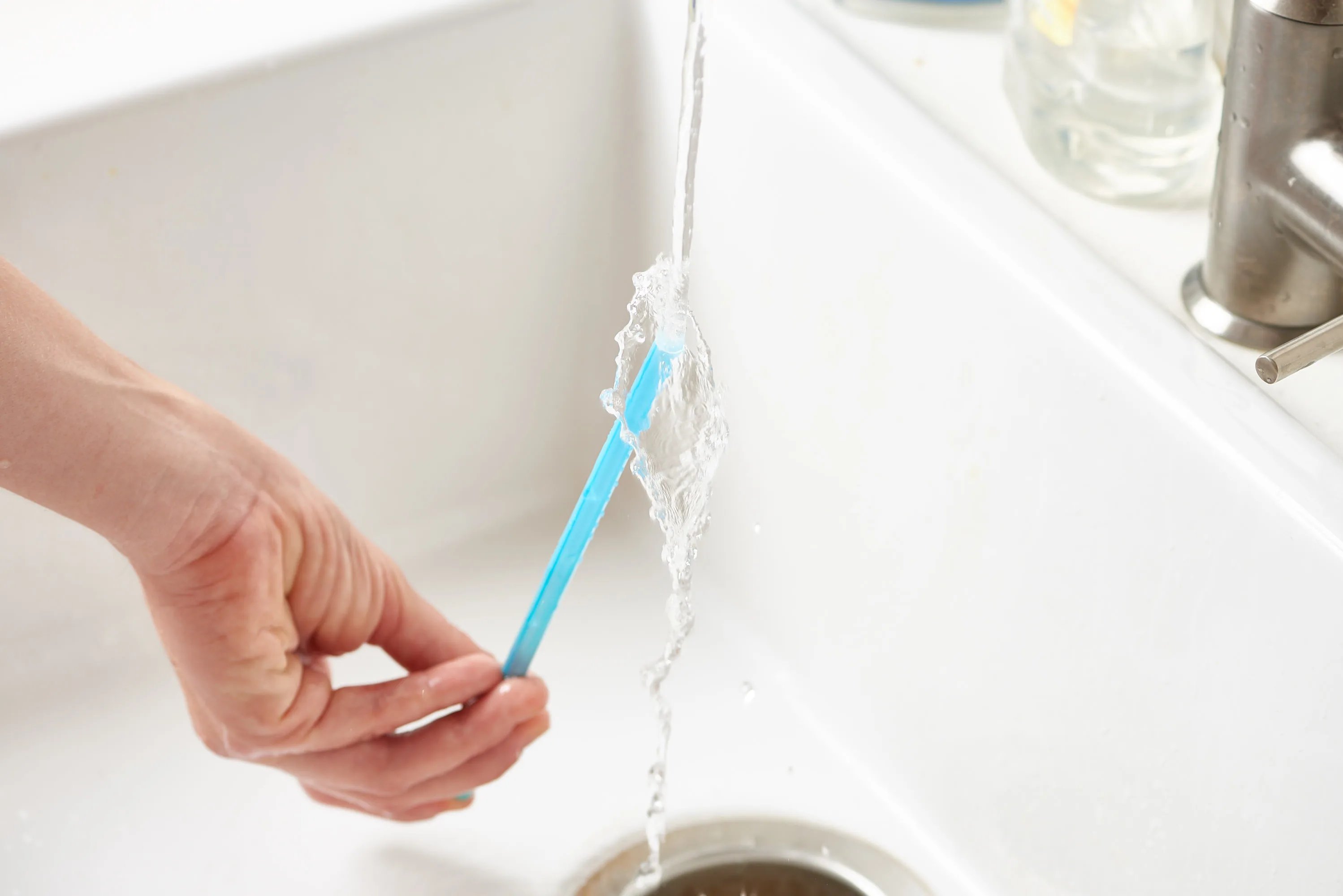 how-to-clean-a-straw-without-a-brush