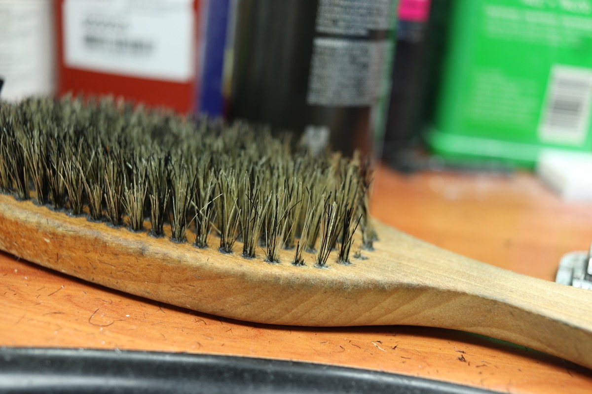 how-to-clean-bristle-hair-brush