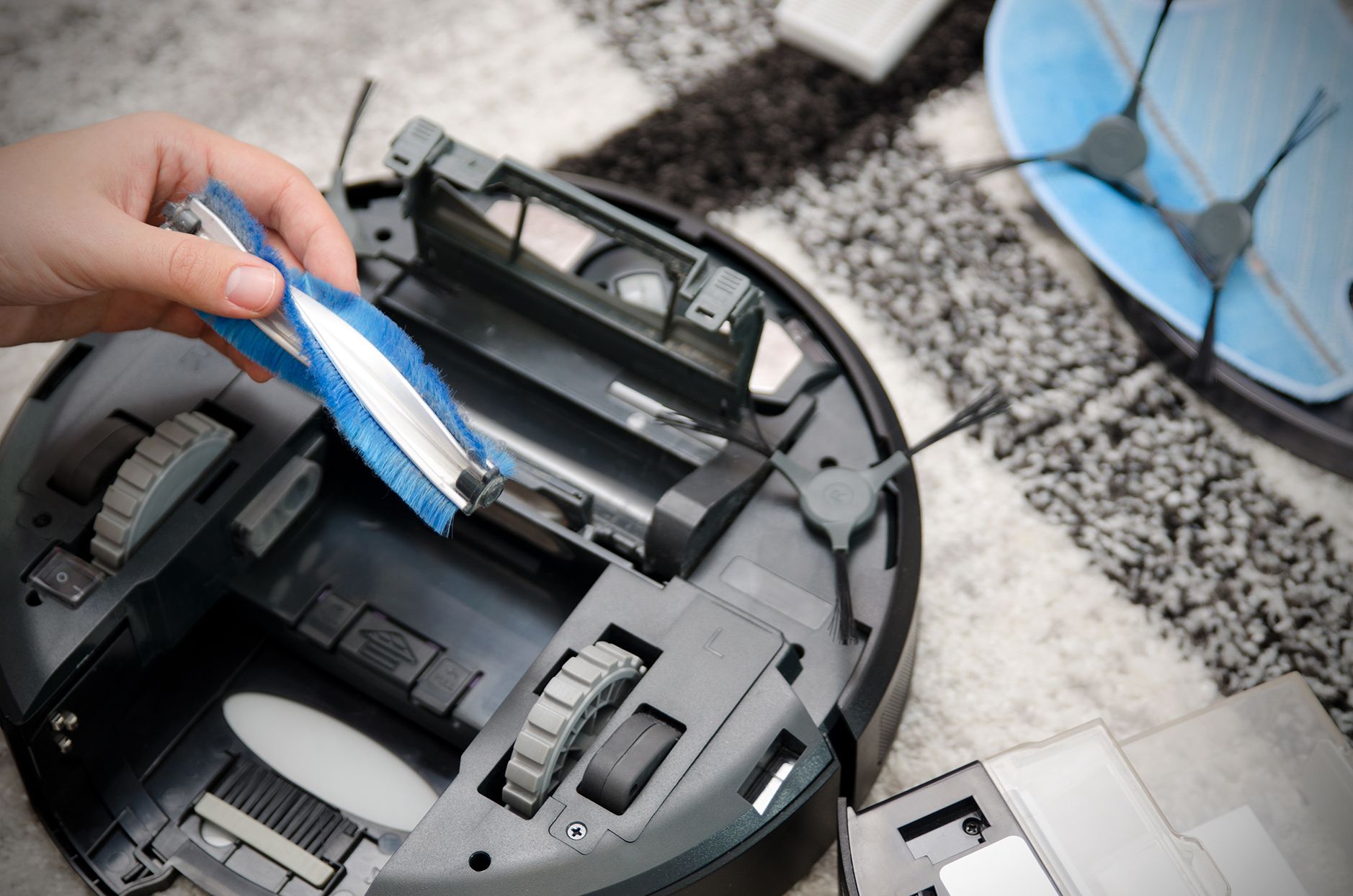 How To Clean Roomba Brush