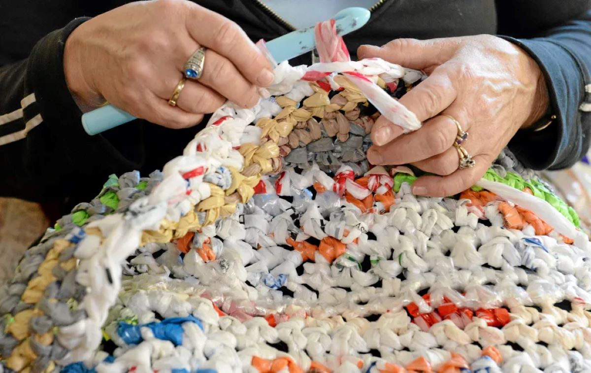 How To Crochet A Rug Out Of Plastic Bags