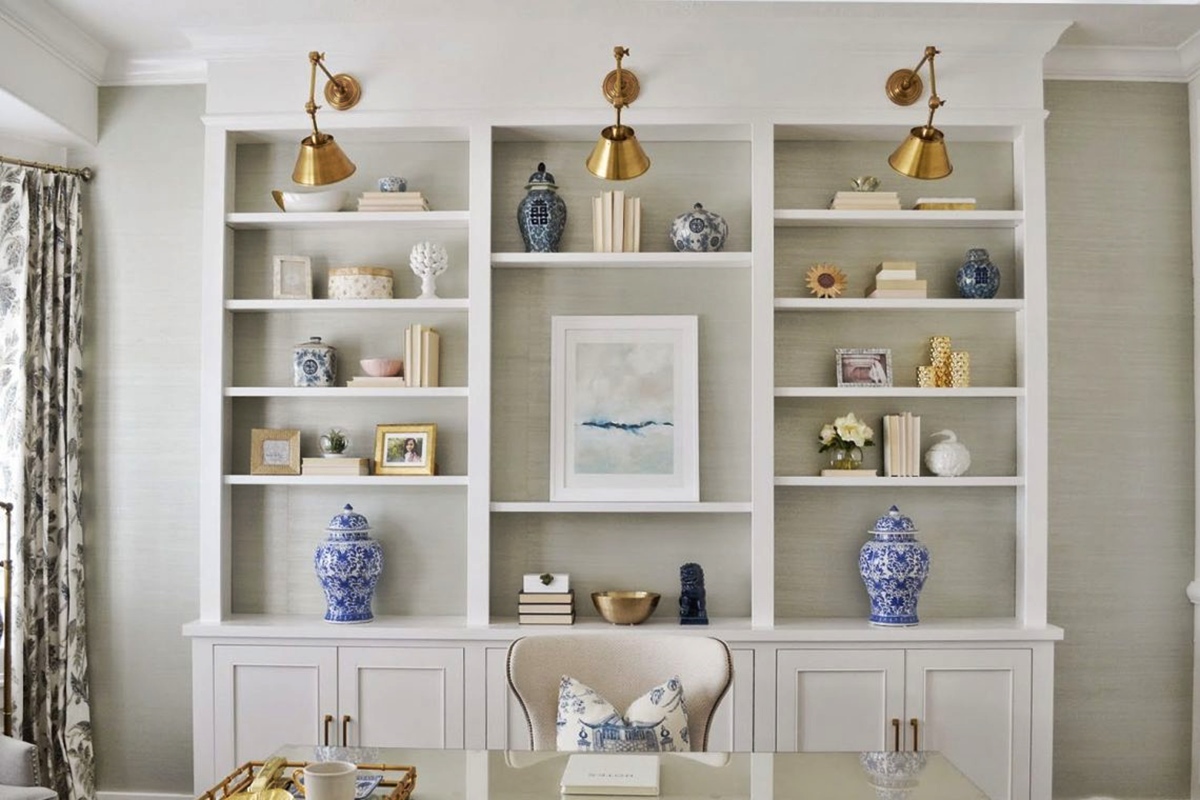 How To Decorate A Shelf In The Living Room