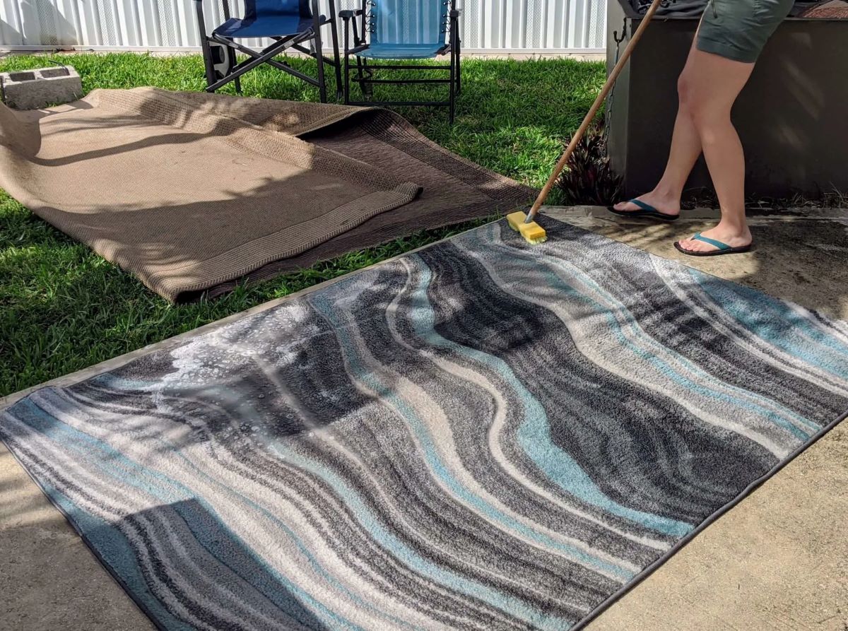 How To Dry An Outdoor Rug