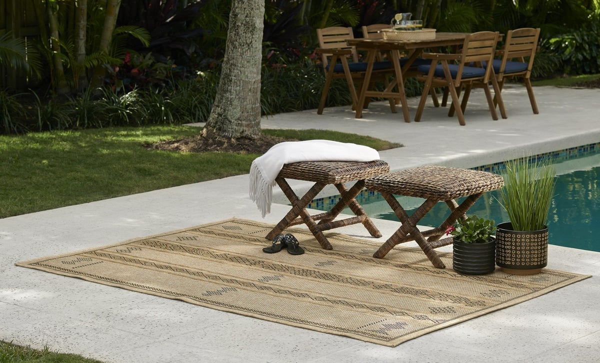 How To Keep Outdoor Rug From Blowing Away On Concrete