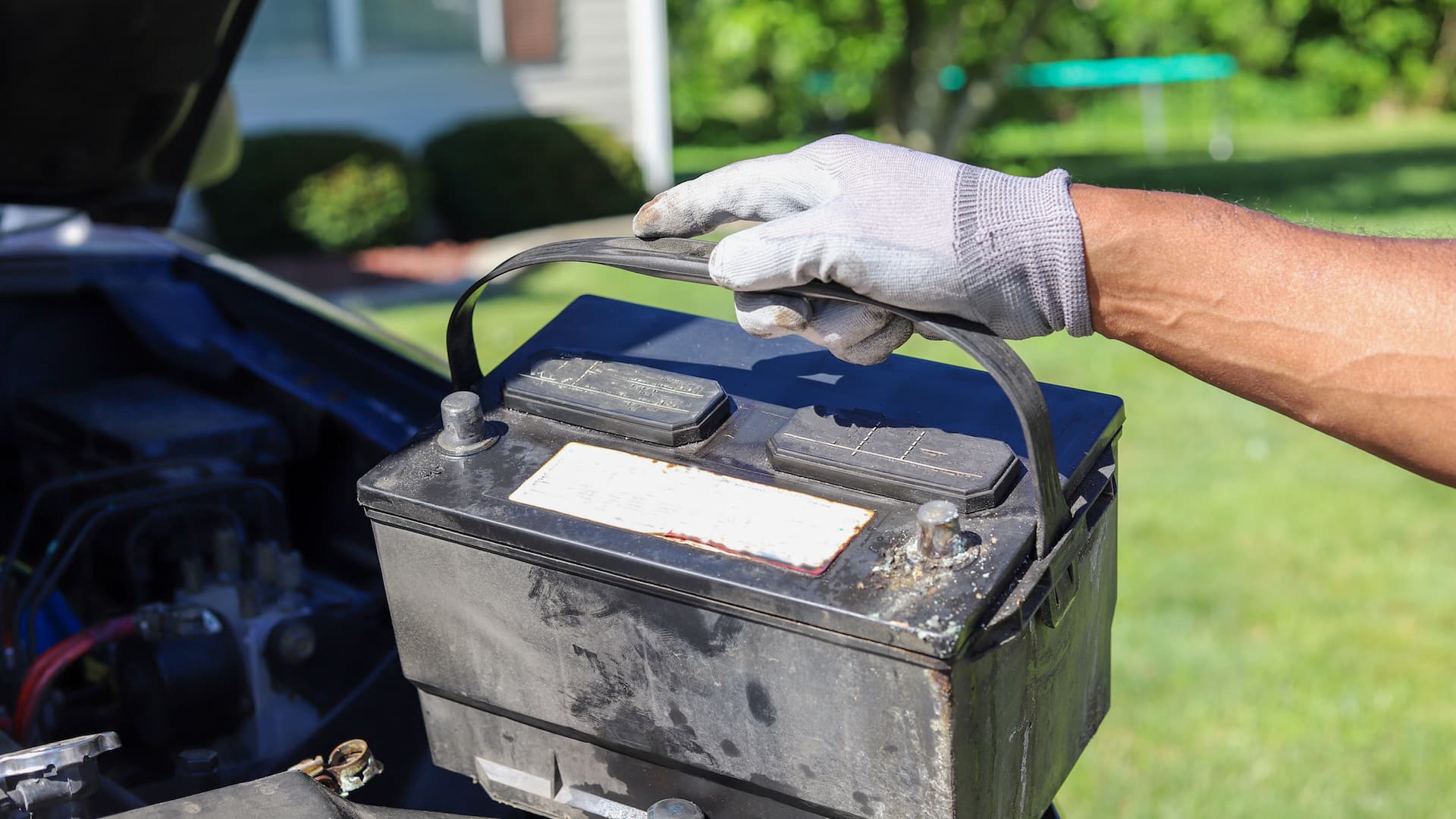 How To Keep Your Car Battery From Going Dead