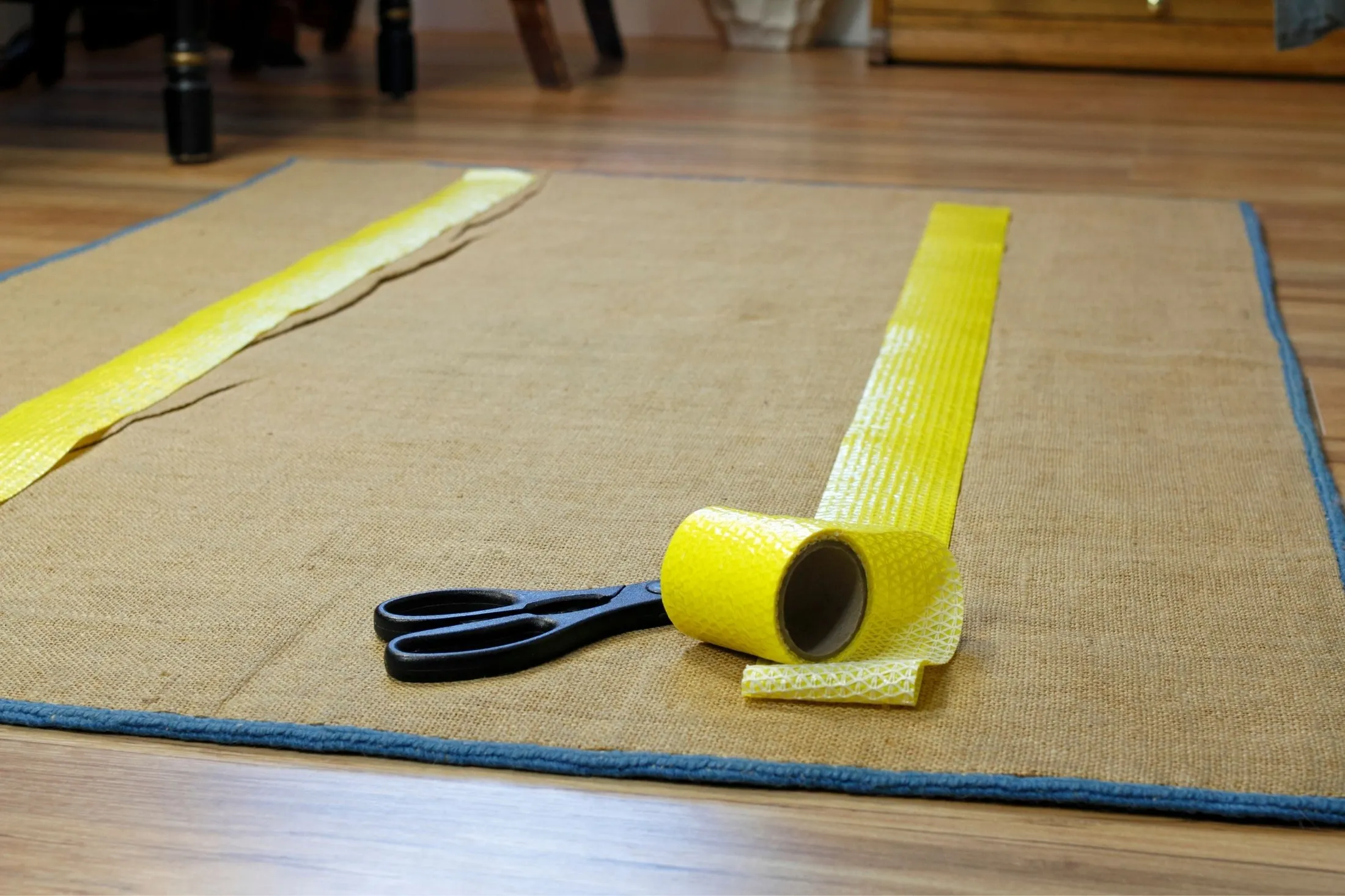 how-to-make-rug-stay-in-place-on-carpet