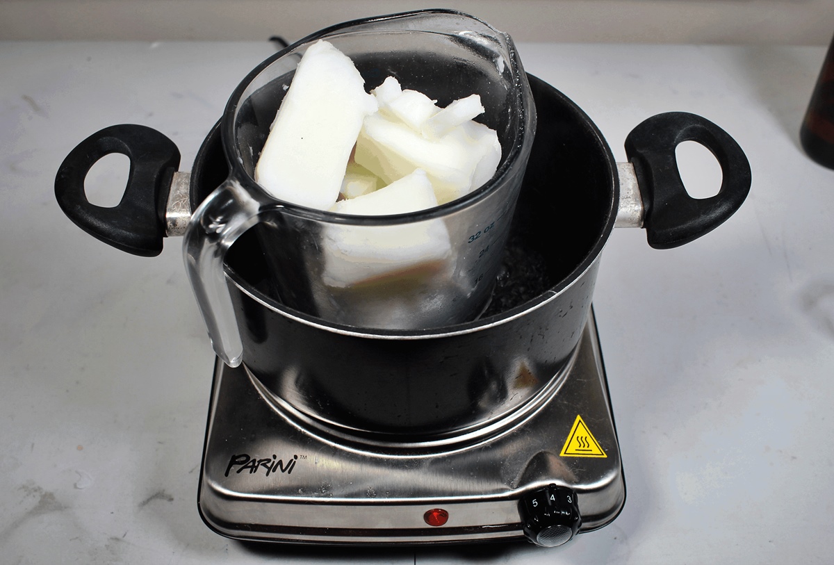 how-to-melt-candle-on-stove