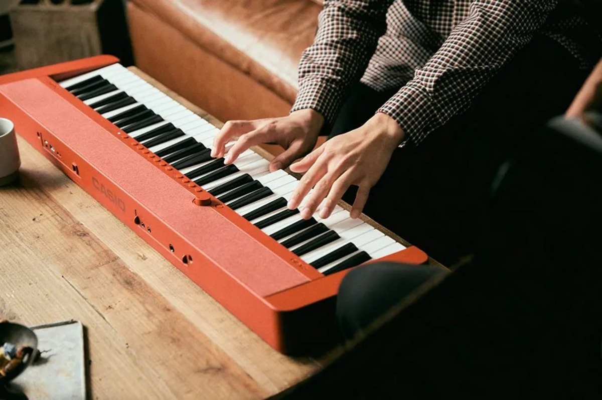 How To Play An Electronic Keyboard For Beginners