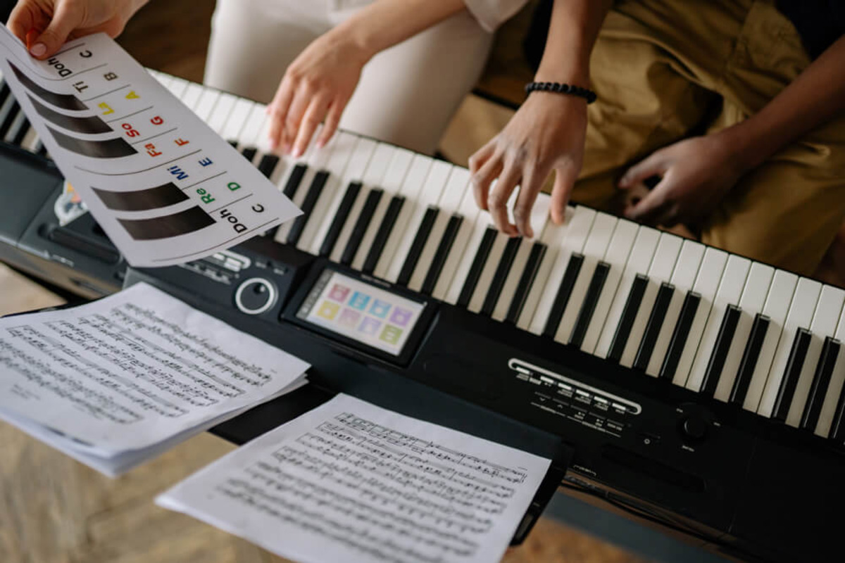 how-to-play-electronic-keyboard