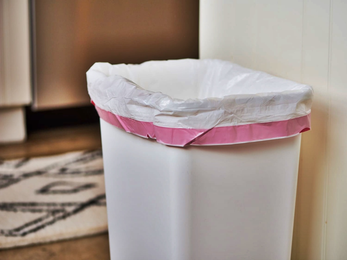 How To Put Bag In Trash Can