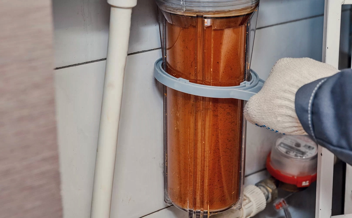 How To Remove A Stuck Water Filter