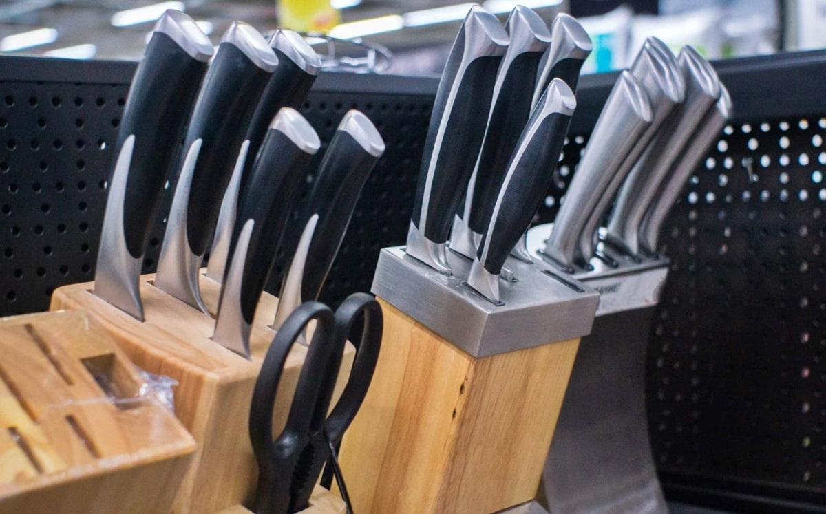 How To Safely Move A Knife Block