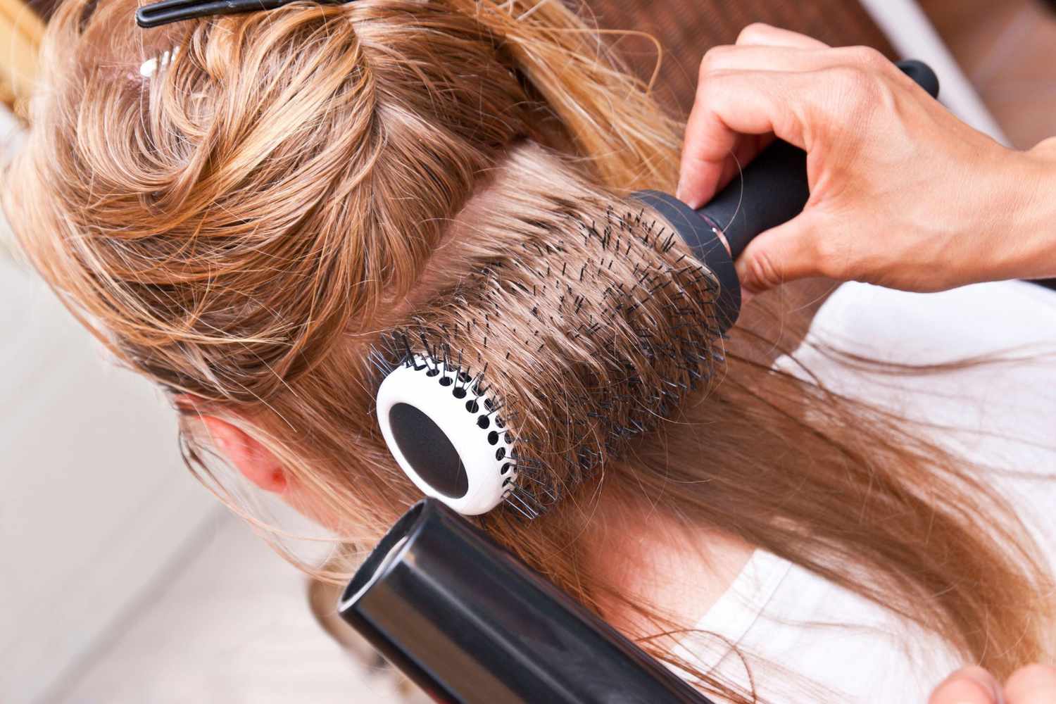 How To Use A Round Brush To Curl Hair
