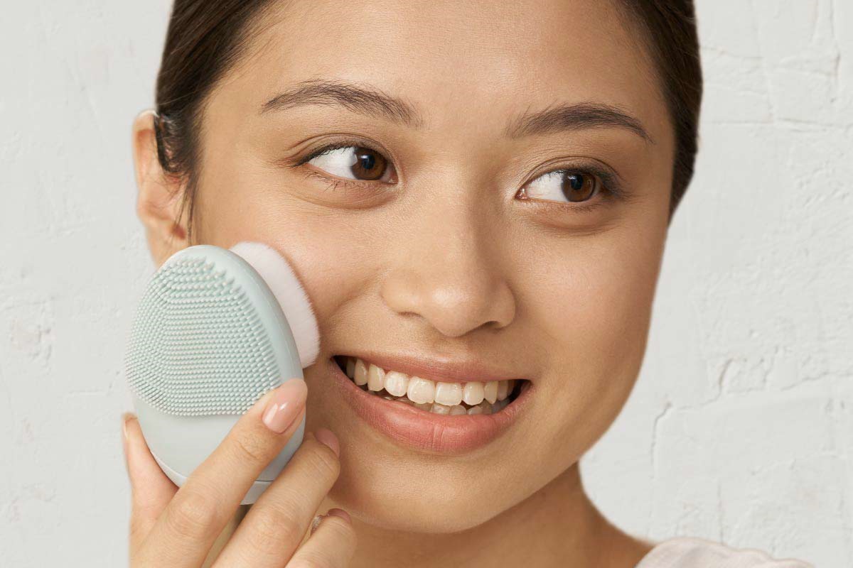 How To Use Face Cleansing Brush