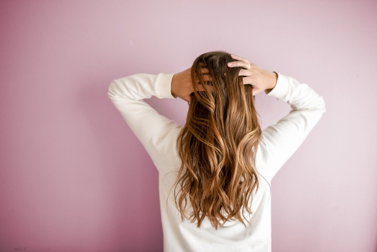 How To Use Rosemary Essential Oil For Hair Growth