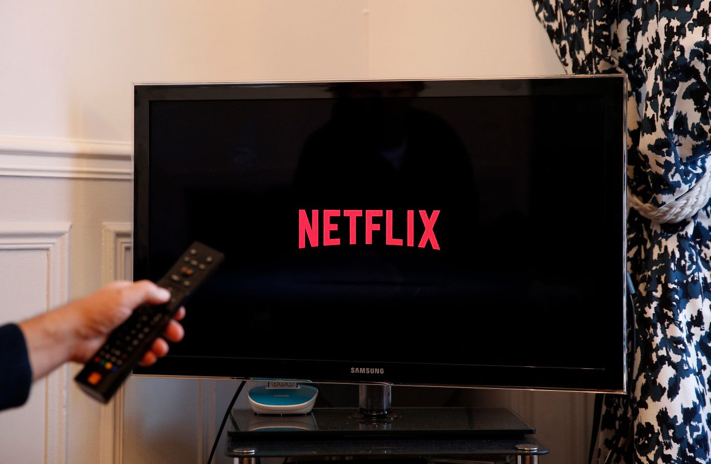 How To Watch Netflix On A Non Smart TV