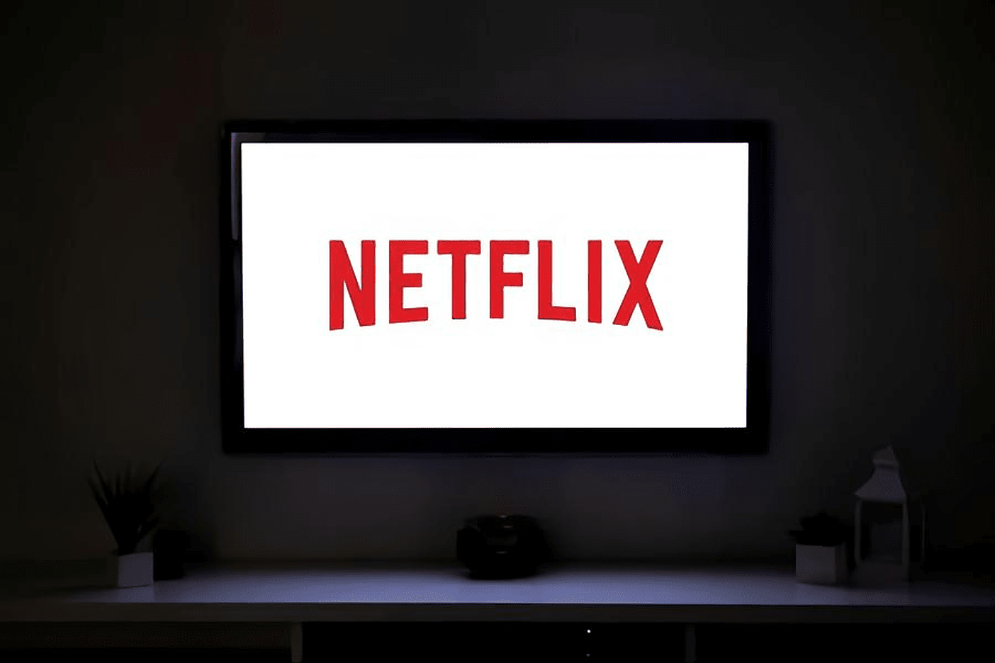 How To Watch Netflix On TV Without Internet