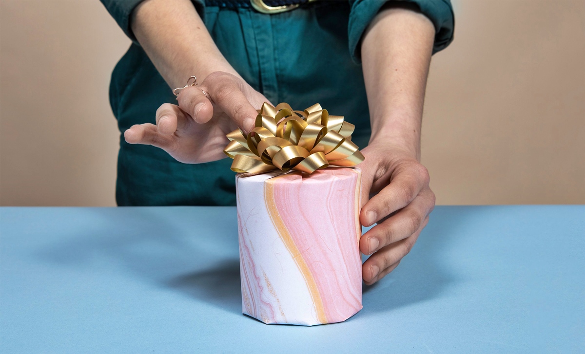 How To Wrap A Candle