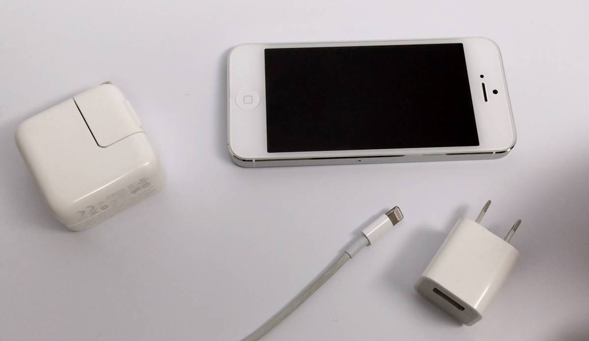 Is It Bad To Charge An IPhone With An IPad Charger?