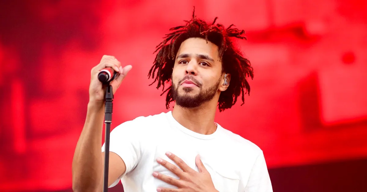 J. Cole Drops Controversial Will And Jada Line While Performing ‘No Role Modelz’