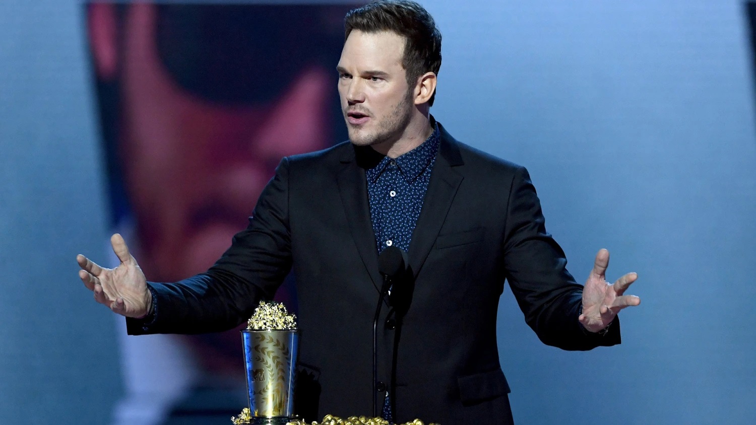 new-somersault-chris-pratt-sparks-controversy-over-keeping-childrens-trophies