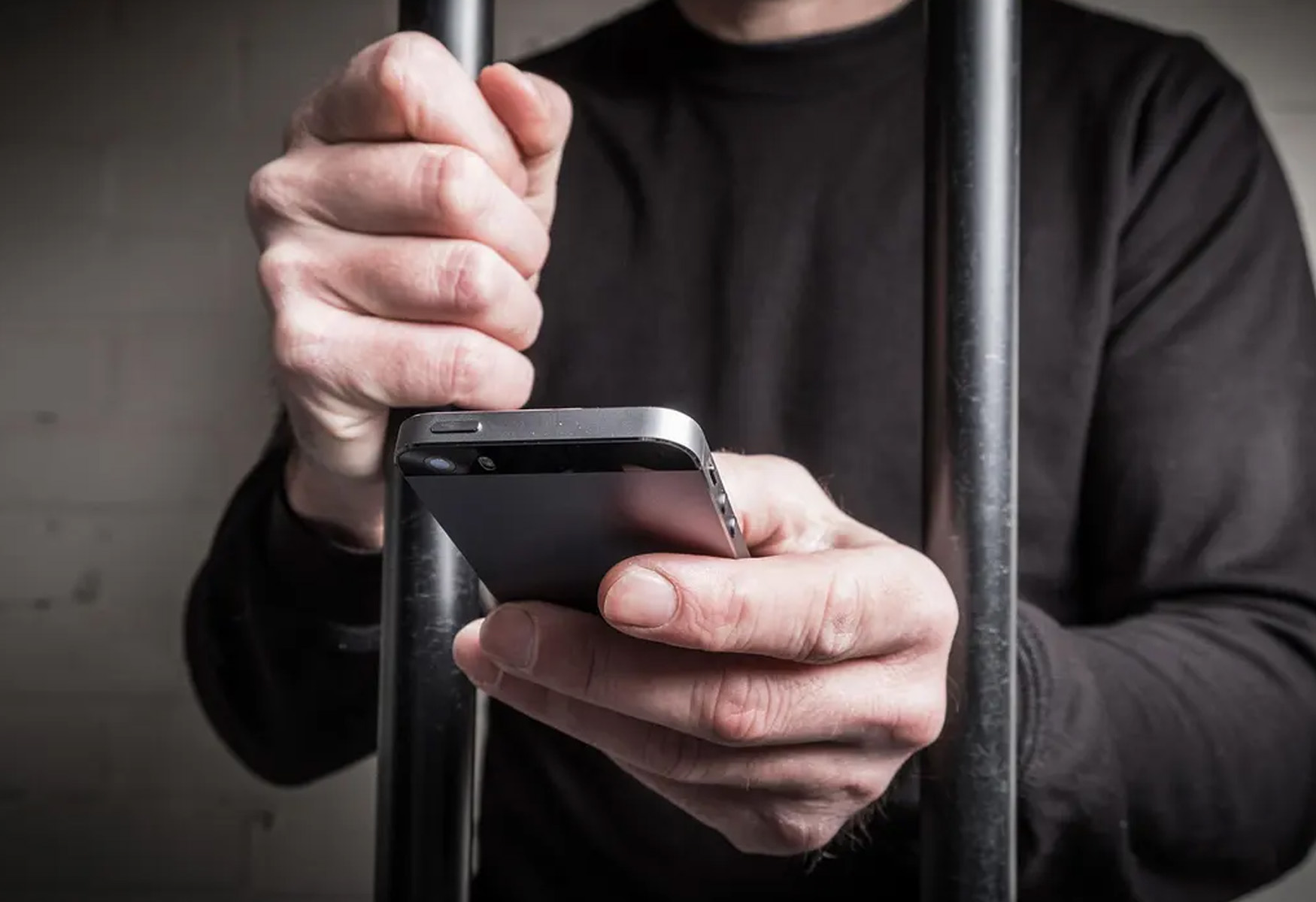 prisoners-busted-with-contraband-cell-phones-during-national-emergency-alert-system-test