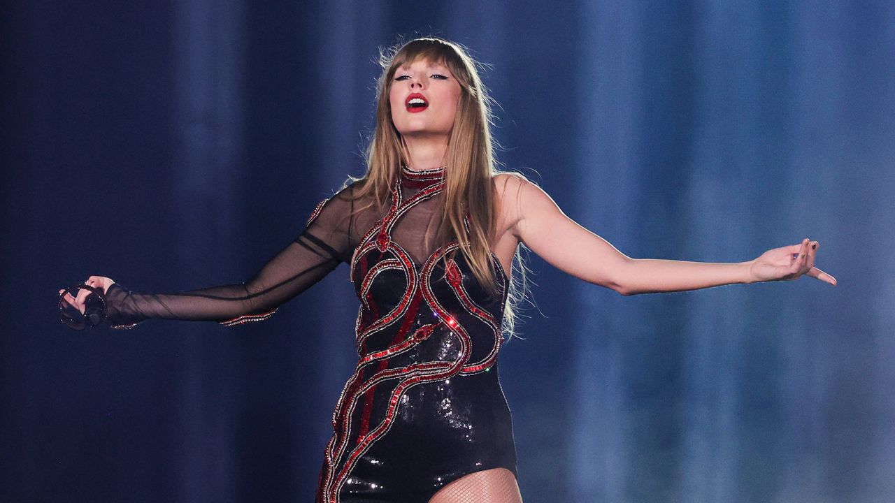 Taylor Swift Absent From Travis Kelce’s Game Against Vikings