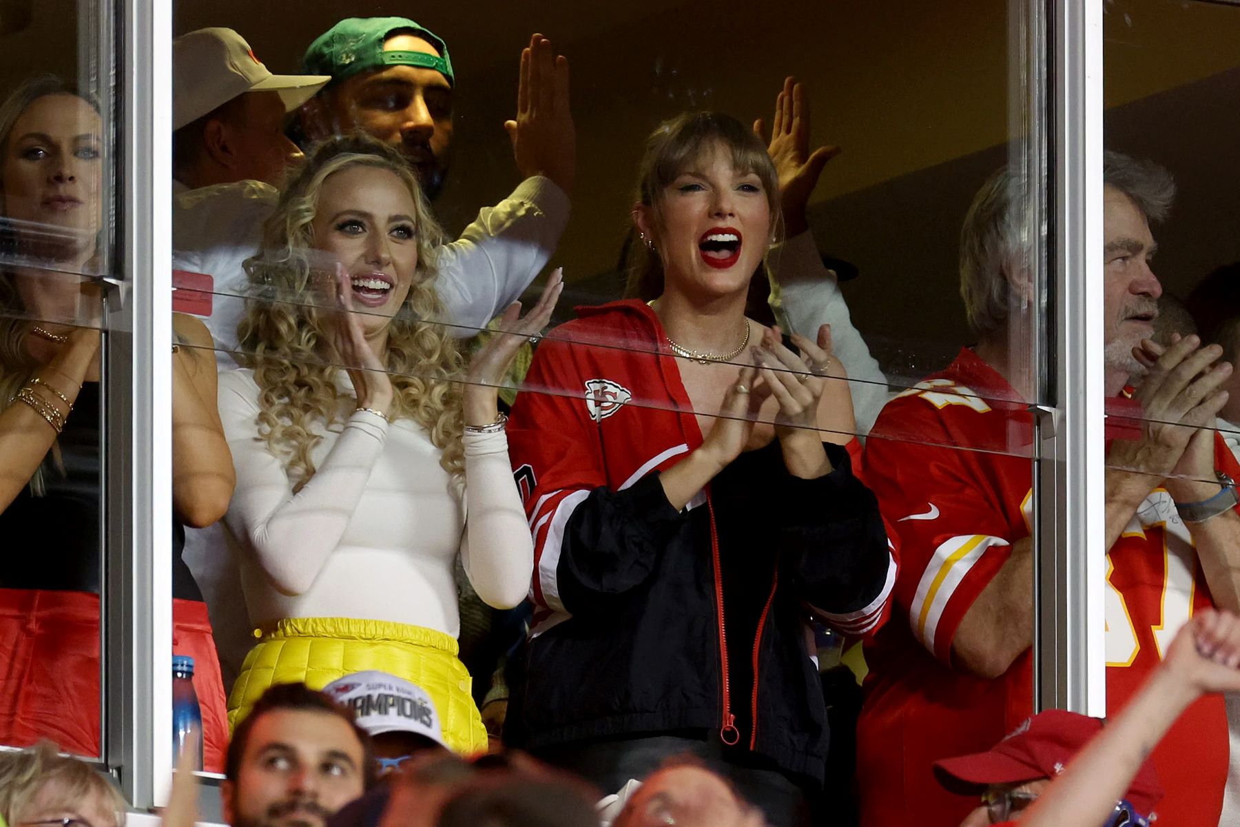 Taylor Swift And Brittany Mahomes: A Growing Friendship On Game Day