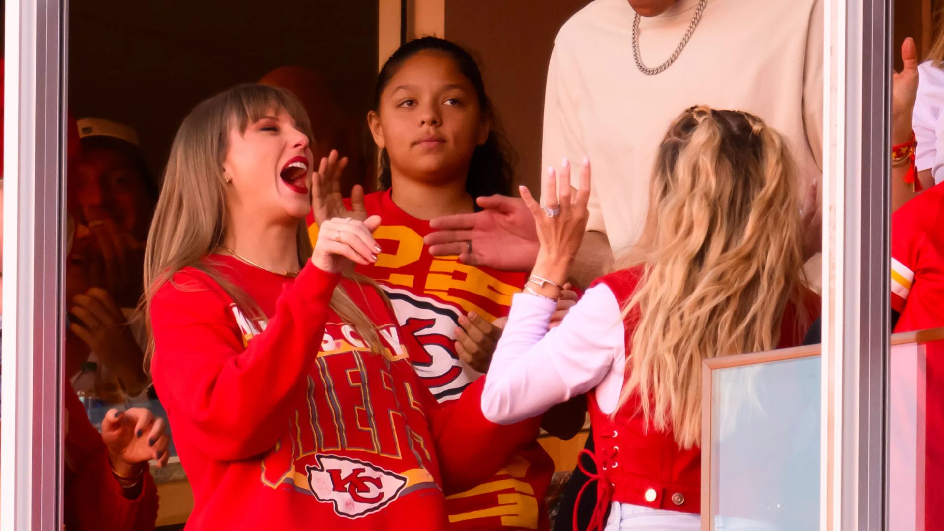 Taylor Swift And Brittany Mahomes Form Genuine Friendship, Beyond The NFL Spotlight