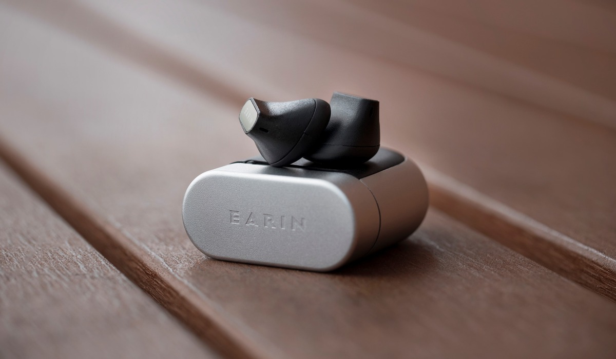What Are Smart Earbuds?