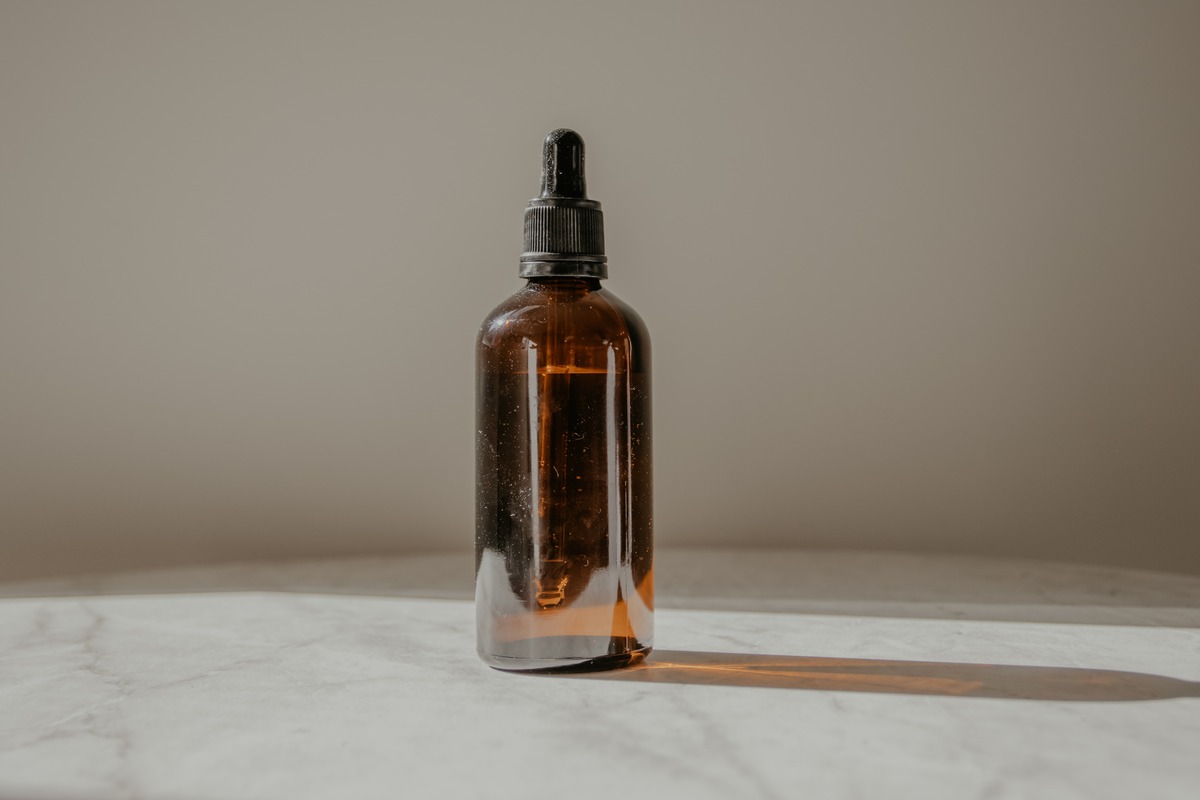 What Essential Oil Kills Mold