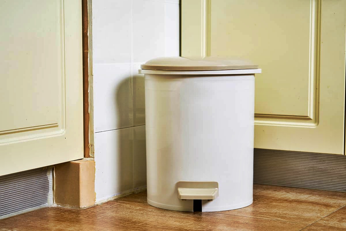 What Is A Standard Trash Can Size