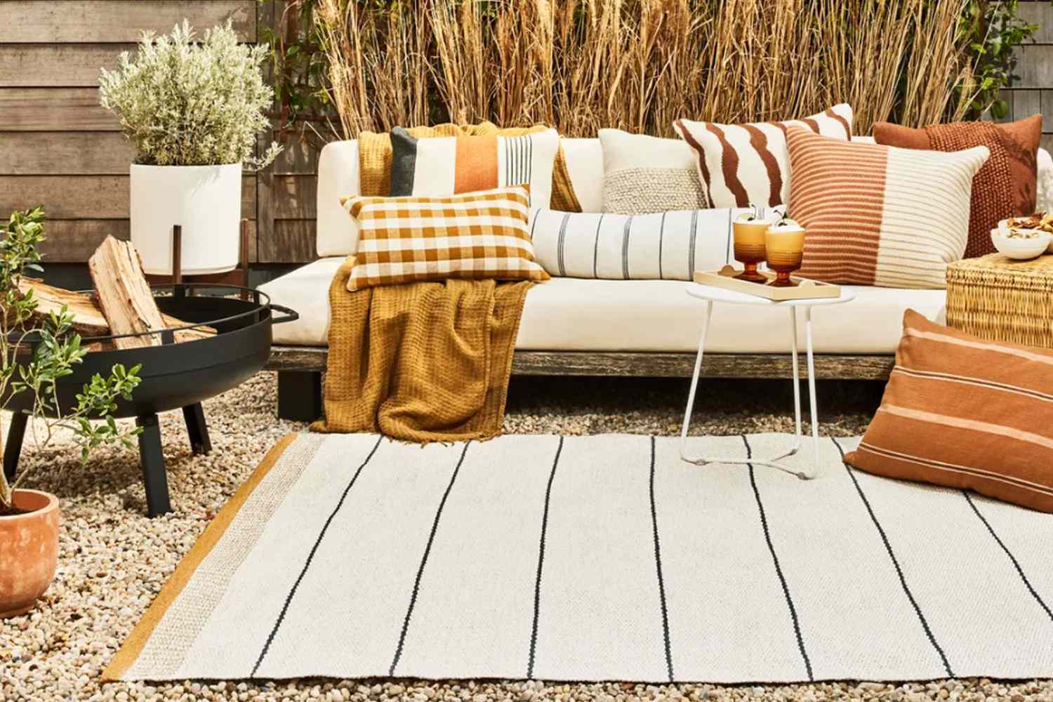 What Is The Best Outdoor Rug Material