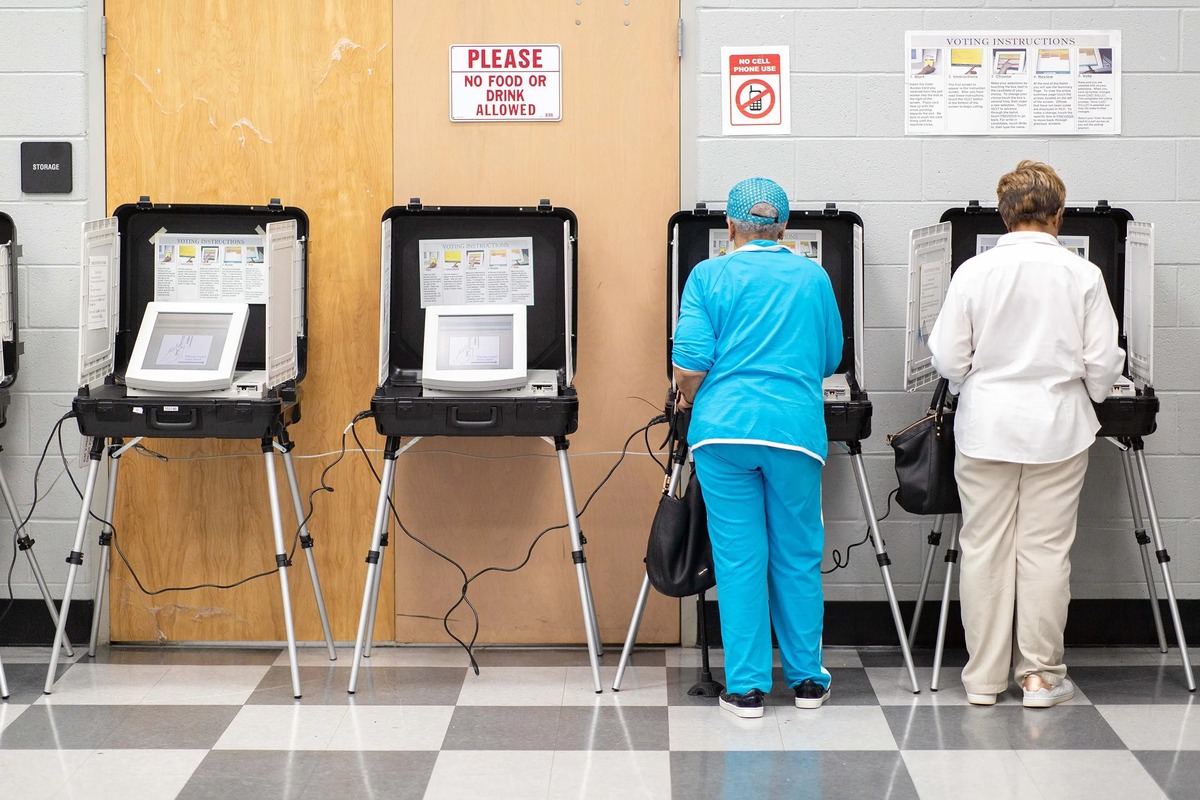 Who Makes Electronic Voting Machines