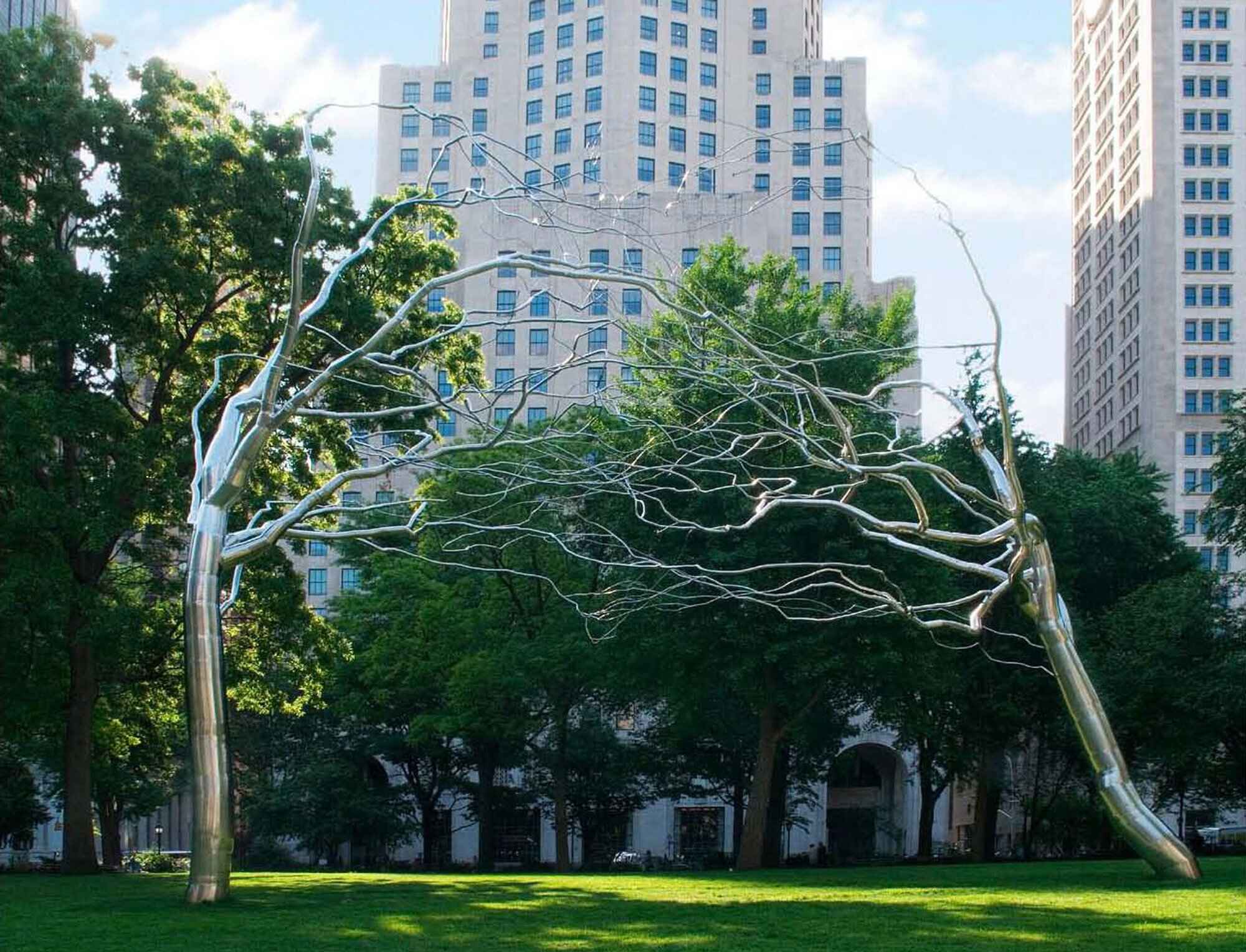 Why Is Roxy Paine’s Steel Sculpture Conjoined Particularly Inventive?