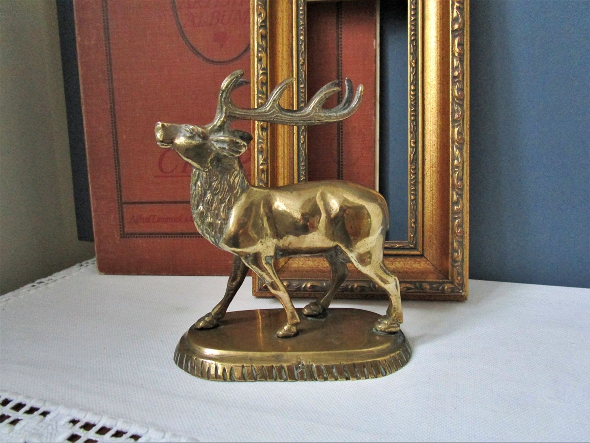 11 Amazing Stag Figurine for 2024