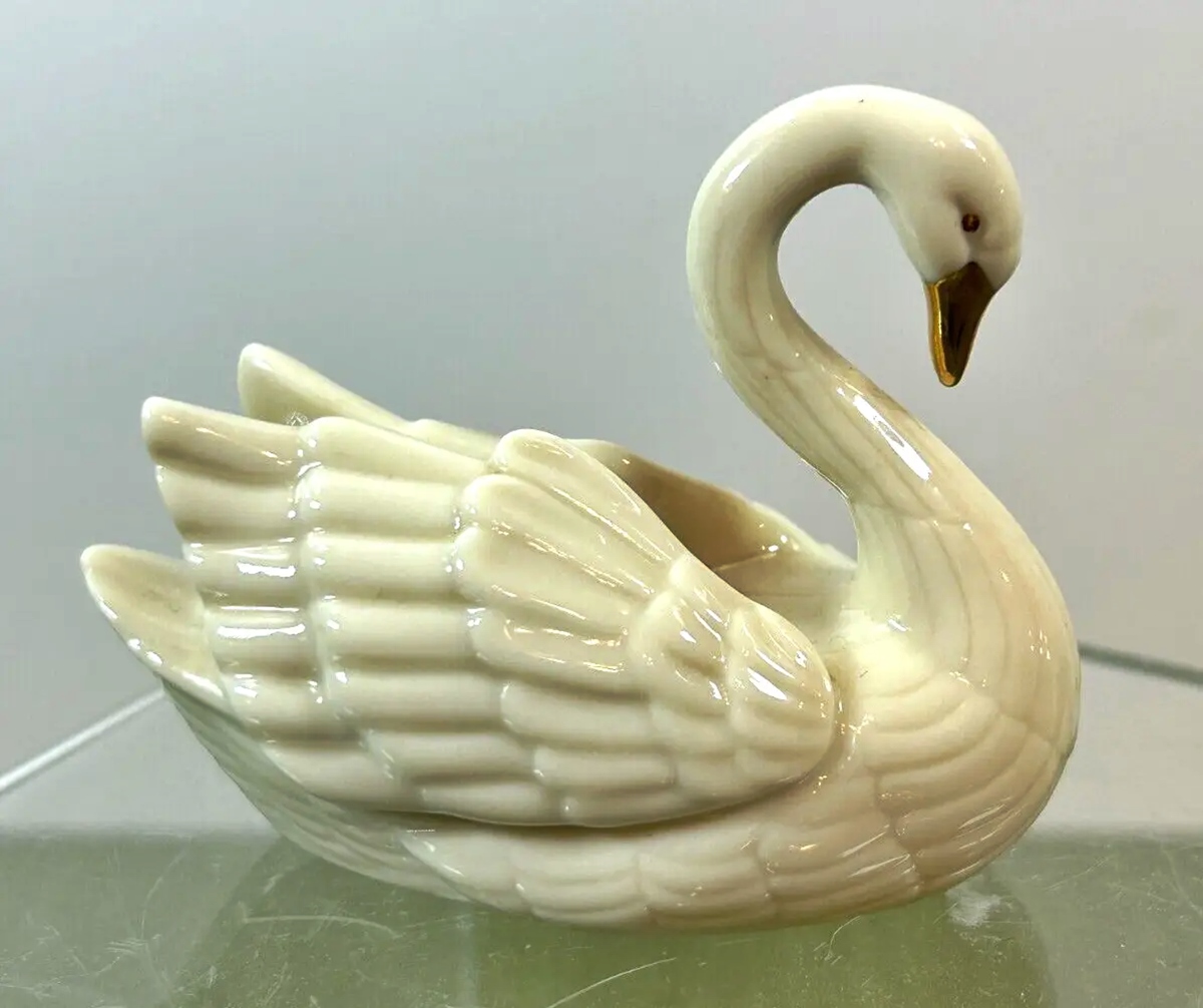11 Unbelievable Swan Figurine for 2024